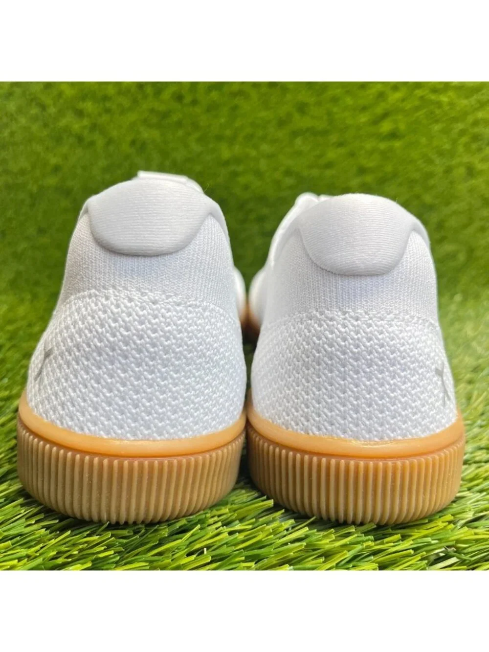 Flux Adapt Trainer White Gum Womens Size 8 Mens Size 7 Athletic Shoes Sneakers